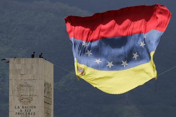 Venezuela Foils Alleged CIA-Backed Coup Plot, Arrests Navy SEAL – Sri ...